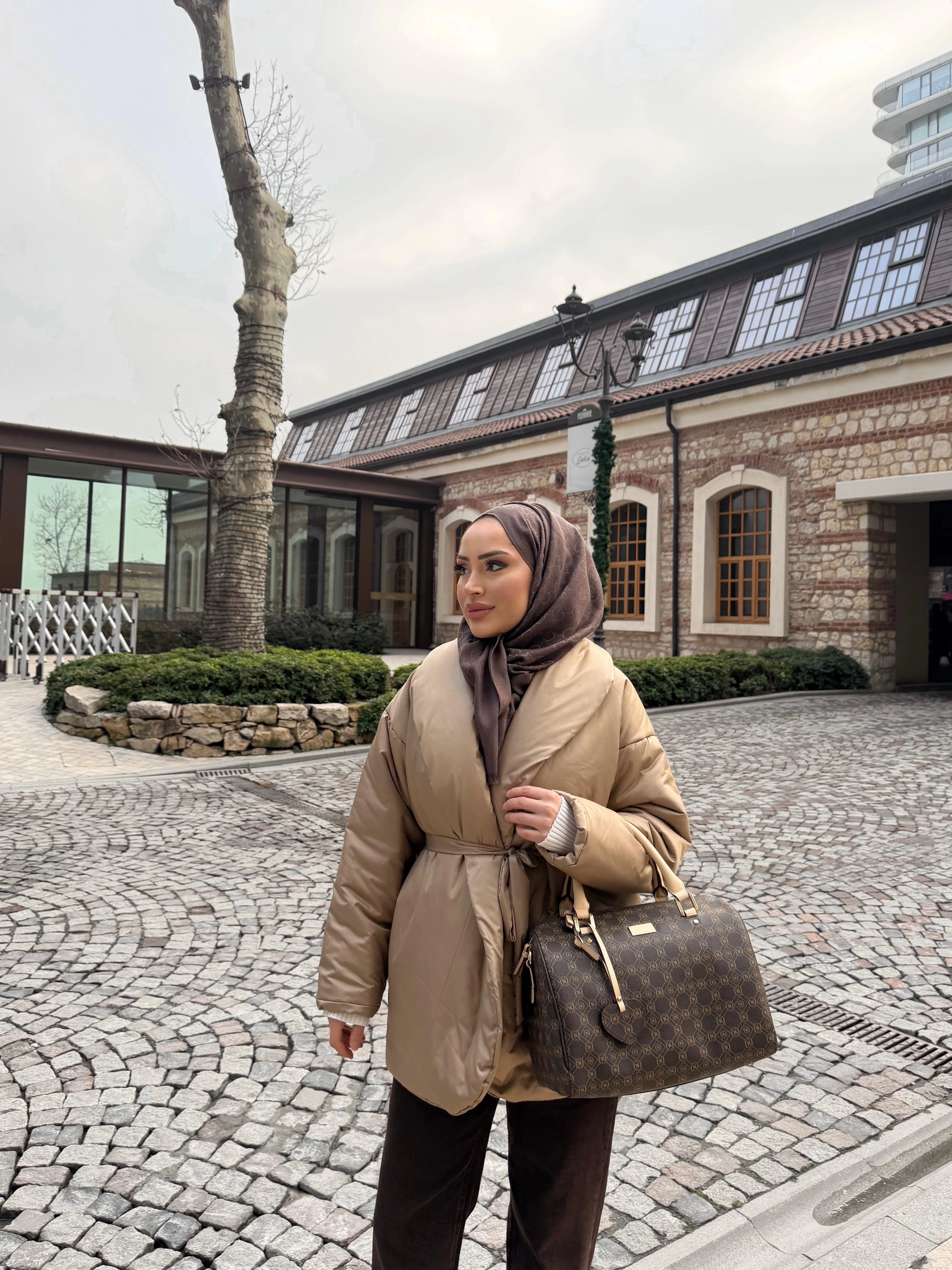 BEJ ŞİŞME MONT 208