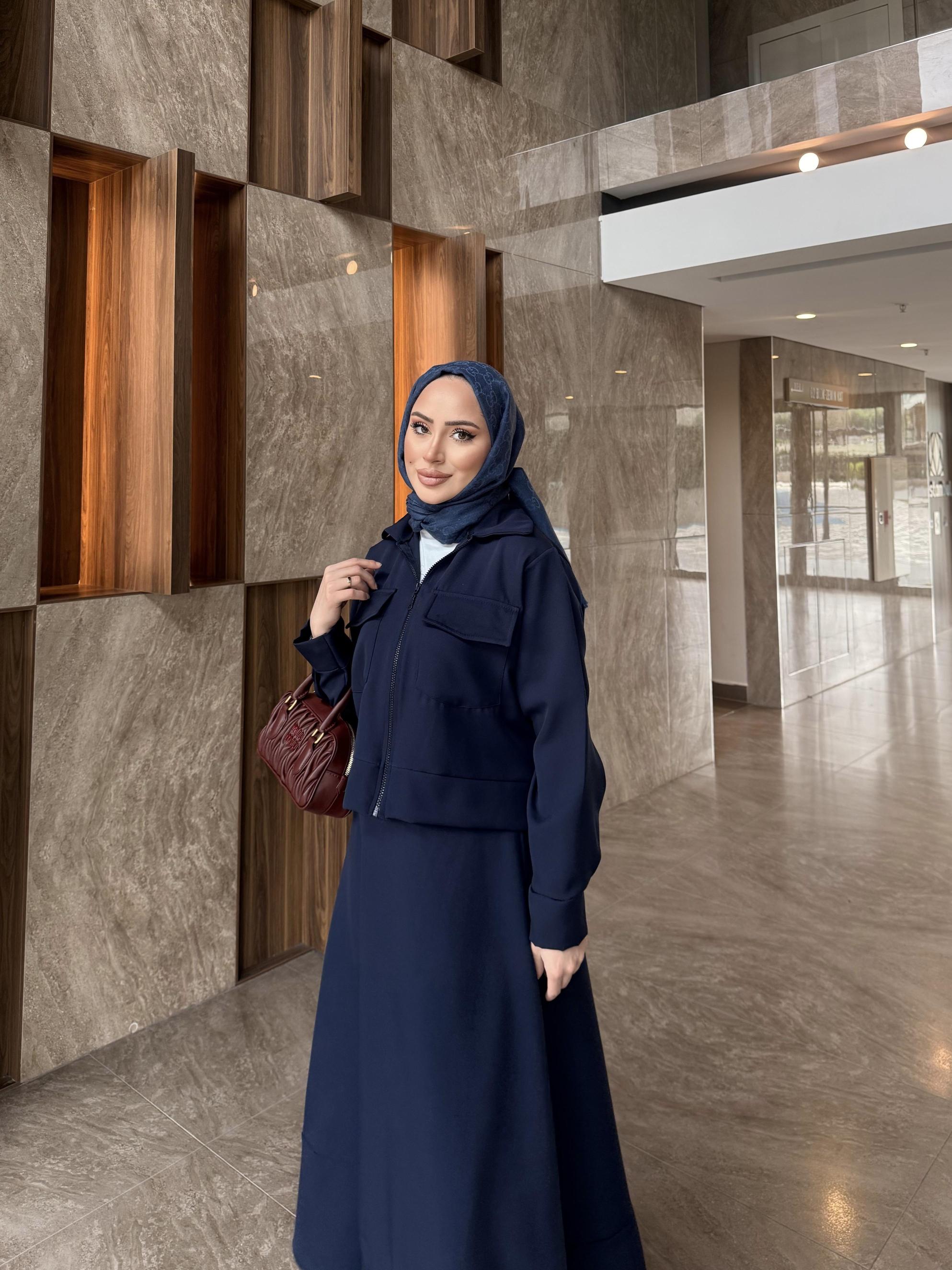 LACİVERT%20ETEKLİ%20CEKET%20TAKIM%203737