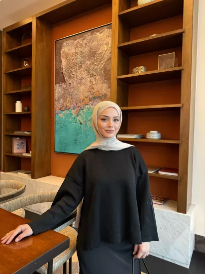 SİYAH  SİMLİ TRİKO KAZAK