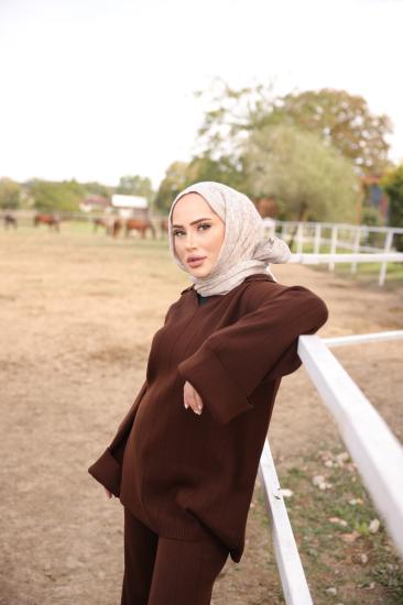 Kahverengi  V Yaka Triko Takım 1030